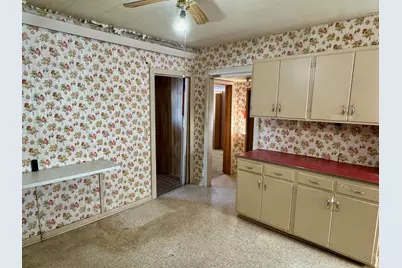 911 Maple Avenue, Bird Island, MN 55310 - Photo 8