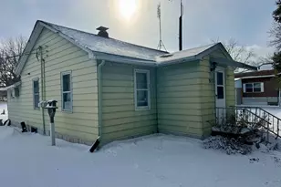 911 Maple Ave, Bird Island, MN 55310 - Photo 1