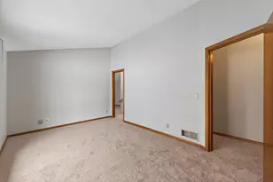 8909 42nd St N, Lake Elmo, MN 55042 - Photo 12