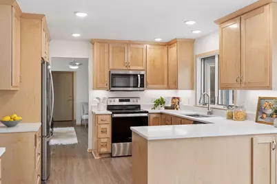 972 Lydia Drive W, Roseville, MN 55113 - Photo 16