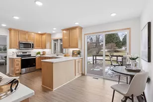 972 Lydia Dr W, Roseville, MN 55113 - Photo 14