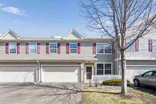 892 Braunworth Ct, Chaska, MN 55318 - Photo 2