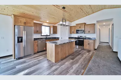 402 Norway Court, Staples, MN 56479 - Photo 4