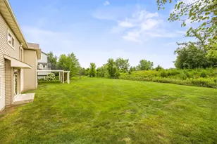 1069 Symphony Ln, Chaska, MN 55318 - Photo 6