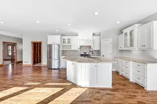 1069 Symphony Ln, Chaska, MN 55318 - Photo 8