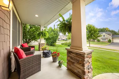 1069 Symphony Lane, Chaska, MN 55318 - Photo 4