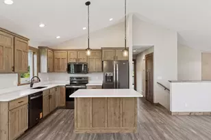 199 Wood Duck Ln, Baldwin, WI 54002 - Photo 4