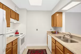 7600 Golden Valley Rd, Golden Valley, MN 55427 - Photo 14