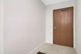 7600 Golden Valley Rd, Golden Valley, MN 55427 - Photo 16