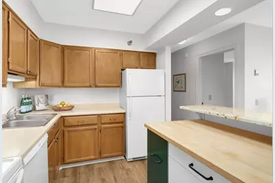 7600 Golden Valley Road #709, Golden Valley, MN 55427 - Photo 8