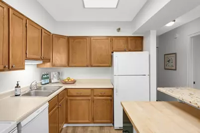 7600 Golden Valley Road #709, Golden Valley, MN 55427 - Photo 10