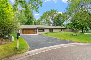 9069 Jeffery Ave S, Cottage Grove, MN 55016 - Photo 2