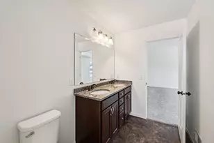 1442 Pebble Beach Dr, Woodbury, MN 55129 - Photo 40