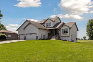 29102 Golf Ln, Lindstrom, MN 55045 - Photo 2