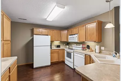 830 Roundhouse Street, Shakopee, MN 55379 - Photo 4