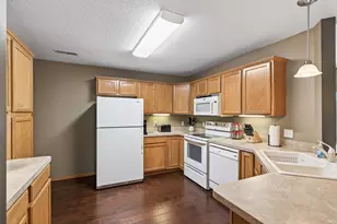 830 Roundhouse St, Shakopee, MN 55379 - Photo 4