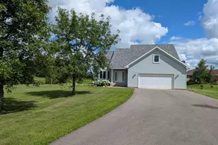 505 Walnut Ave, Holdingford, MN 56340 - Photo 2