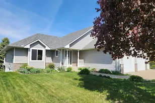 508 Doherty Ave SE, New Prague, MN 56071 - Photo 2