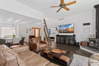 807 Timothy Drive SE, Stewartville, MN 55976 - Photo 6