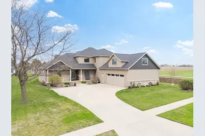 807 Timothy Drive SE, Stewartville, MN 55976 - Photo 2