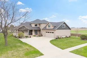 807 Timothy Dr SE, Stewartville, MN 55976 - Photo 2