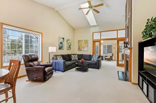 10481 Bay View Ln, Woodbury, MN 55129 - Photo 6