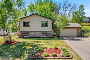 10365 Buckingham Dr, Eden Prairie, MN 55347 - Photo 6