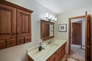 10365 Buckingham Dr, Eden Prairie, MN 55347 - Photo 28