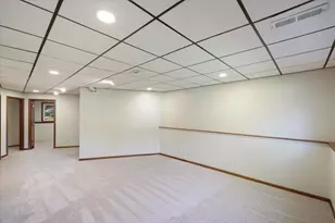 10365 Buckingham Dr, Eden Prairie, MN 55347 - Photo 34