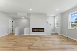 1524 Traverse Ln, West Saint Paul, MN 55118 - Photo 2