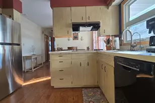 306 S Columbia Ave, Morris, MN 56267 - Photo 6