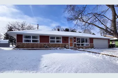 306 S Columbia Avenue, Morris, MN 56267 - Photo 1