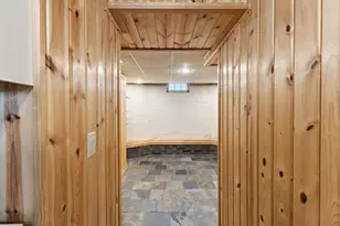 863 Sherburne Ave, Saint Paul, MN 55104 - Photo 18