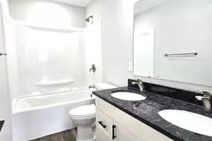 1319 Minnehaha Ave E, North Saint Paul, MN 55106 - Photo 10