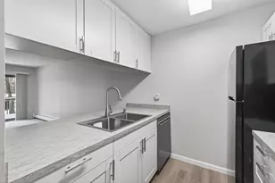 2800 Hamline Ave N, Roseville, MN 55113 - Photo 4