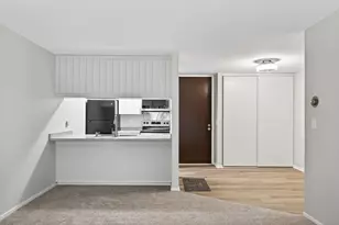 2800 Hamline Ave N, Roseville, MN 55113 - Photo 2