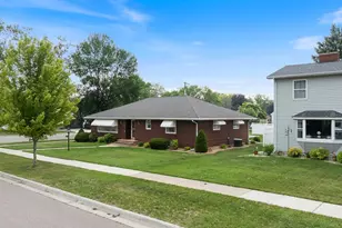 109 Pine Ave N, Canby, MN 56220 - Photo 4