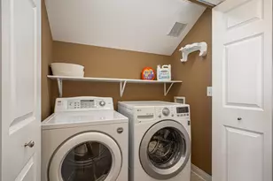 1385 Eustis St, Saint Paul, MN 55108 - Photo 20