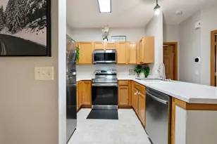 8622 Savanna Oaks Bay, Woodbury, MN 55125 - Photo 10