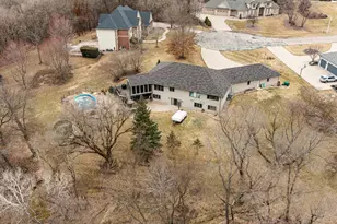 1105 Greystone Ln SW, Rochester, MN 55902 - Photo 2