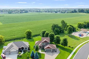 900 Heritage Trail NE, New Prague, MN 56071 - Photo 2