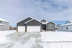 3407 47th Ave S, Fargo, ND 58104 - Photo 4