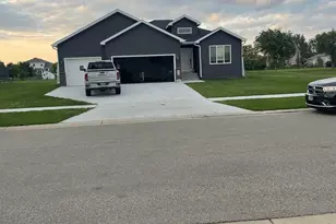 3407 47th Ave S, Fargo, ND 58104 - Photo 2