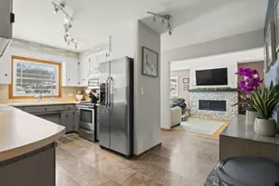 2405 11th Ave NW, Rochester, MN 55901 - Photo 6