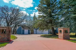 70 Jonathon Dr, New Ulm, MN 56073 - Photo 6