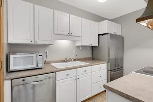 6425 Barrie Rd, Edina, MN 55435 - Photo 12