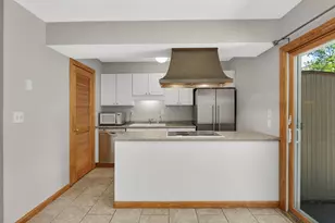 6425 Barrie Rd, Edina, MN 55435 - Photo 10
