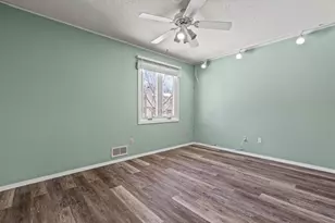 138 Ruth St N, Saint Paul, MN 55119 - Photo 10