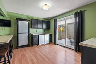 138 Ruth St N, Saint Paul, MN 55119 - Photo 6