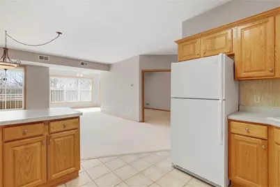 9225 Medicine Lake Road #309B, Golden Valley, MN 55427 - Photo 8